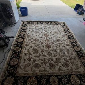Thomasville Hand-Tufted Wool Rug pet free smoke free 3 small dot stains other th